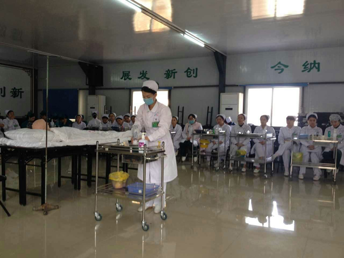 我院在全市優(yōu)質(zhì)護理服務(wù)操作技術(shù)競賽獲團體一等獎