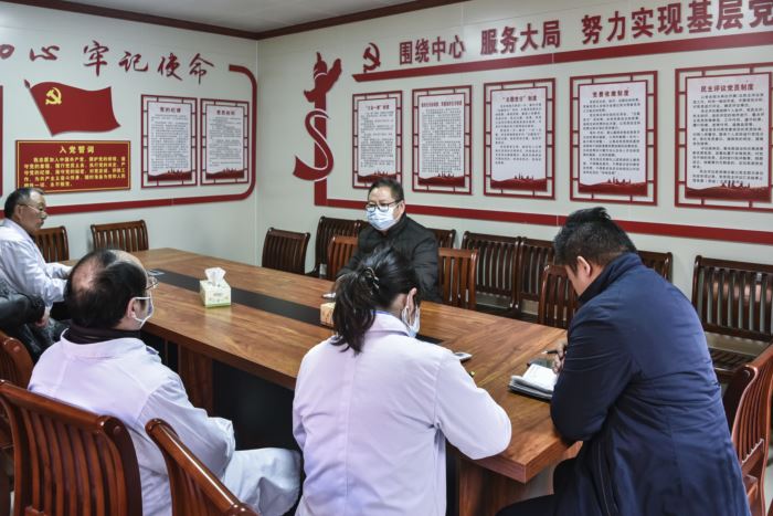 抗疫情，保供應(yīng)，他們并肩逆行